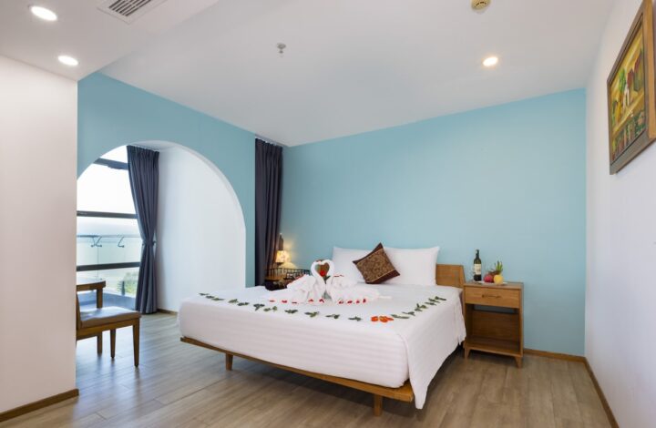 PHÒNG DELUXE PARTIAL SEA VIEW